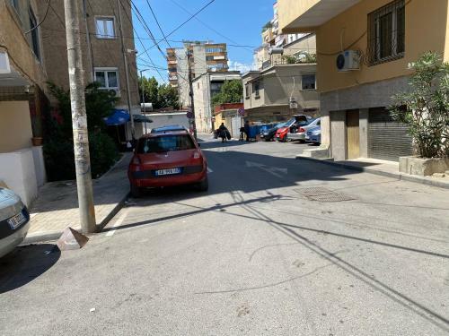 Apartamento Modern And Classic 2-bedroom Unit Apt. In Tirana
