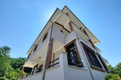 The Resident Villa With Pool