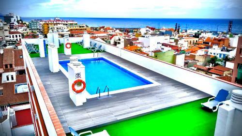 Apartamento �tico Con Piscina En El Centro Puerto de La Cruz - Edificio Girasol