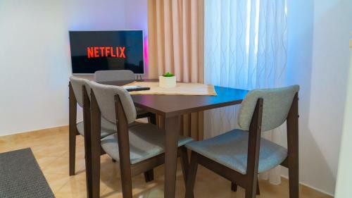 Easy Living Apartment