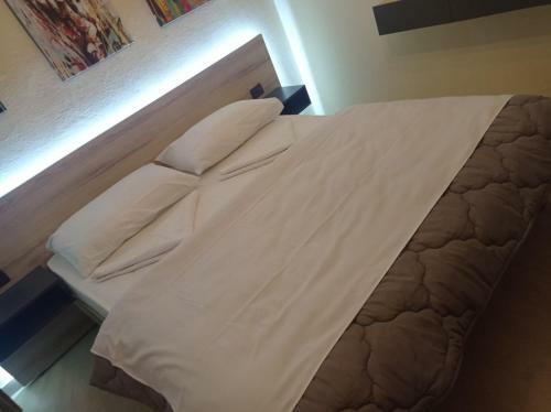 Apartamento E Gjeta Daily Rental