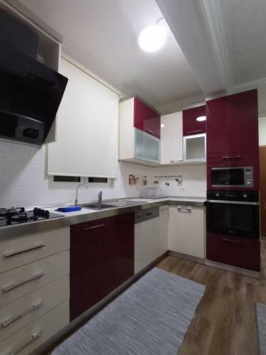 Lovely Modern Apartment(2 Beds+2 Baths) In A Villa