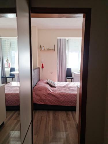Apartamento Lovely One Bedroom Studio In Tirana