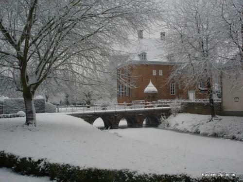 Bed & Breakfast Kasteel Ophemert