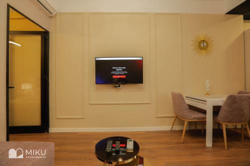 Miku Apartment-perfect 1bd At Komuna E Parisit