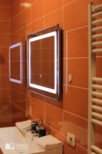 Miku Apartment-perfect 1bd At Komuna E Parisit