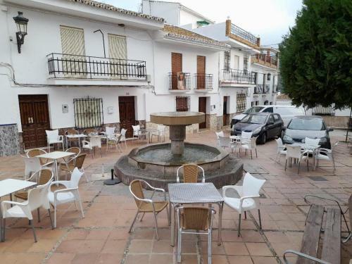 Beautiful 4-bed Townhouse With Splash Pool