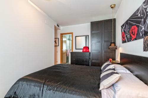C�lido Apartamento Con Piscina En Barcelona