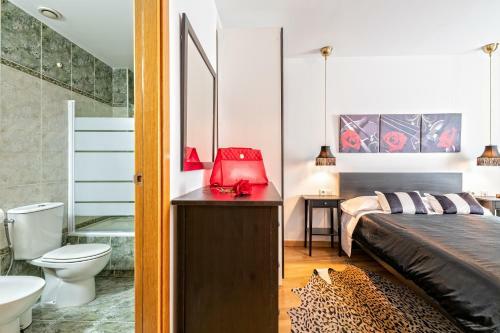 C�lido Apartamento Con Piscina En Barcelona