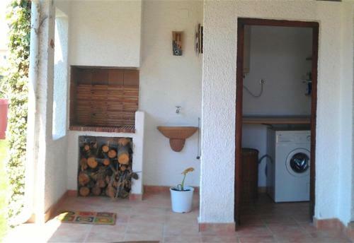 Villa 100 M From The Beach