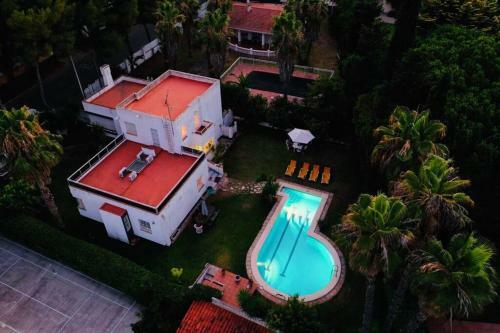 Villa Estilo Californiano Con Piscina