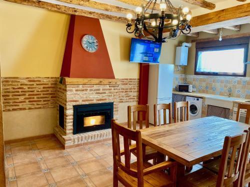 La Parada de Jimena-casa R�stica Rodeada de Bodegas En Rueda
