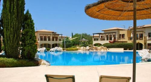 Apartment Paradisos, Ground Floor Overlooking Communal Pools, Aphrodite Hills