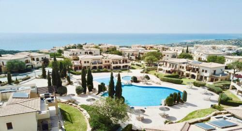 Apartment Paradisos, Ground Floor Overlooking Communal Pools, Aphrodite Hills