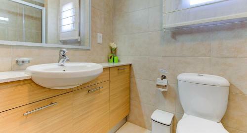 Apartment Paradisos, Ground Floor Overlooking Communal Pools, Aphrodite Hills