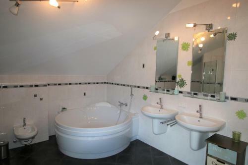 Ferienhaus Simone Ach001