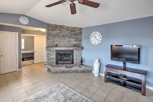 Sleek Az Retreat, 10 Mi To Colorado River!