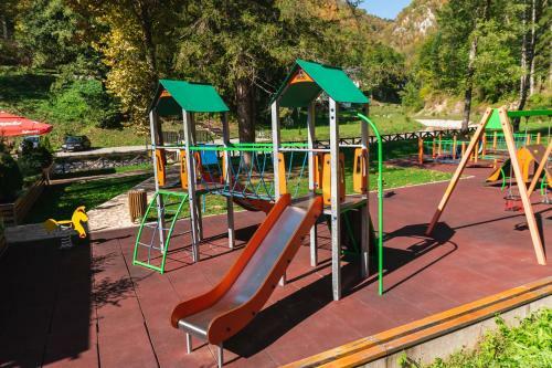 Apartamento Anin Dvor ?ekovi?i