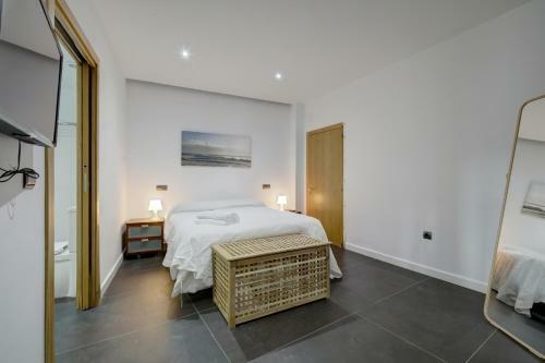 Wonderful Views In Luxury Apartment