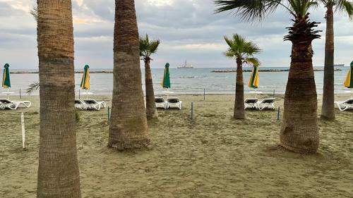 Dasaki Beach Villa - On Seafront
