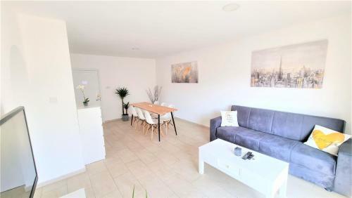 Apartamento Spacious Lightflooded 2br Apt / Near Center & Harbour