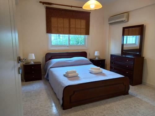 2 Bedroom Apartment Near Finikoudes