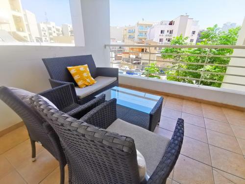 Promenade Breeze City Apartment