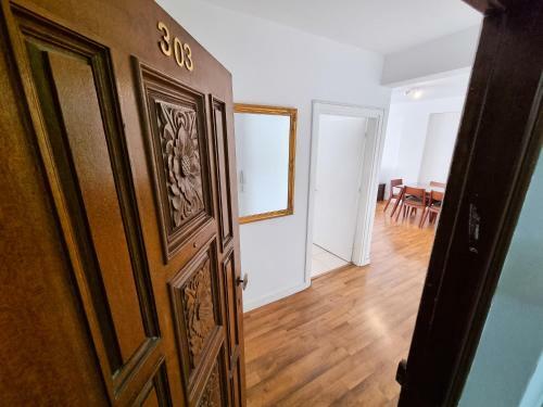Fam Glam City Apartment