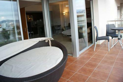 Apartamento Con Piscina Y Parking En Roses (5-3)