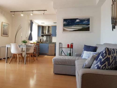 Apartamento Con Piscina En Los Canales de Rosas