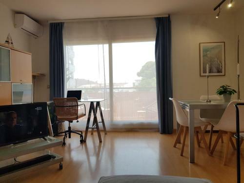 Apartamento Con Piscina En Los Canales de Rosas