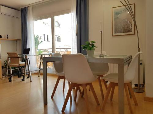 Apartamento Con Piscina En Los Canales de Rosas