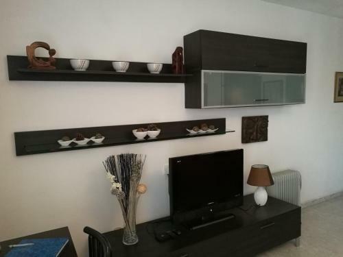 Village Corner 3 Bedroom Apartment With Garage