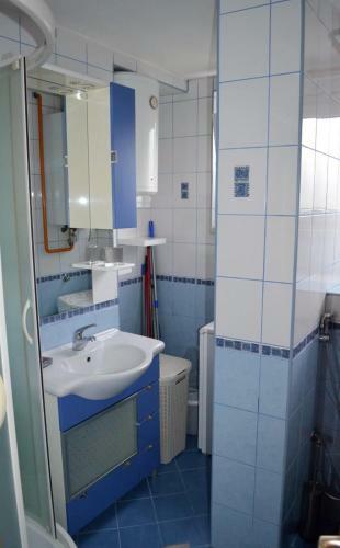 Modern Apartment In City Center - Free Garage