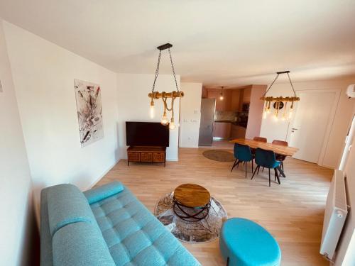 Apartment 7