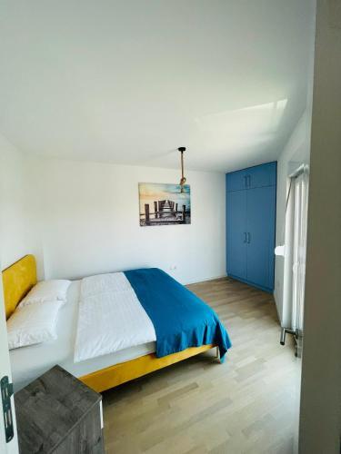 Apartment 7