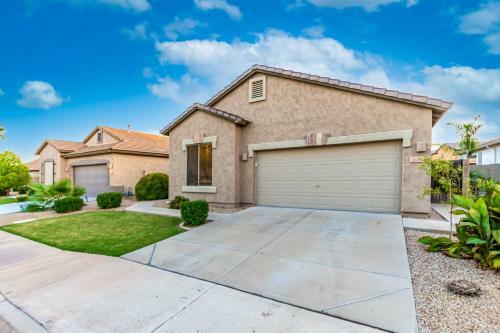 Awesome Chandler Home With Heated Pool! Home