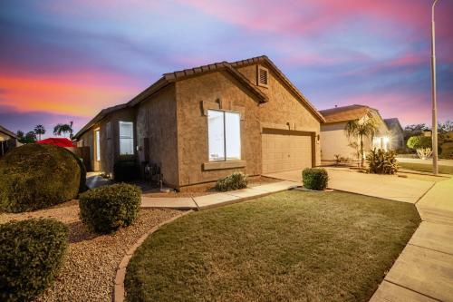 Awesome Chandler Home With Heated Pool! Home