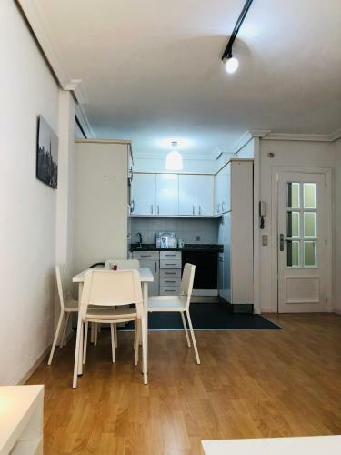 Precioso Apartamento Al Lado de El Corte Ingl�s
