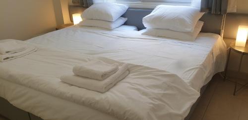 Lea Seafront Luxury Apartment (Breakbooking-cy)