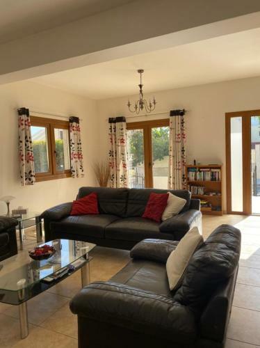 Episkopi Villa, Luxury 4 Bedroom With Pool - Limassol