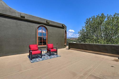 Main Home And Casita With Rooftop Deck And Patio