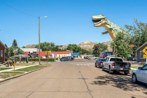 Raptor Retreat L Downtown L Big Dinosaur L Games