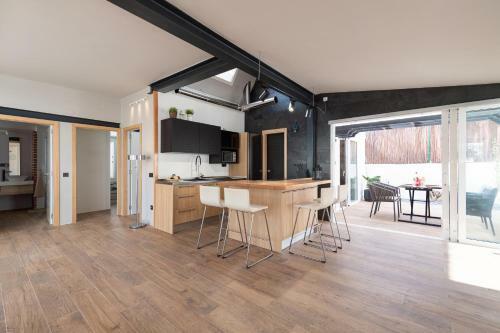 Modern Bungalow Drag�n Club II