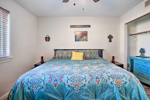 Colorful Cottonwood Home Walk To Verde River