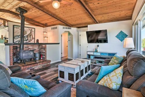 Colorful Cottonwood Home Walk To Verde River
