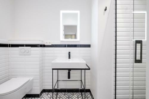 Fabulous Apartments In Ch�telain Area