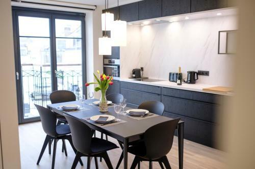 Fabulous Apartments In Ch�telain Area