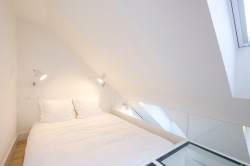 Fabulous Apartments In Ch�telain Area