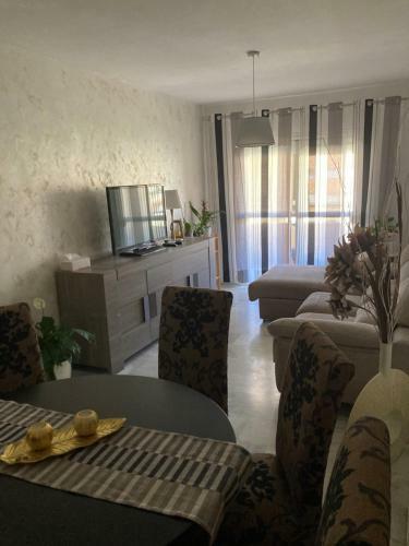 Central Apartment Walking Distance To The Beach